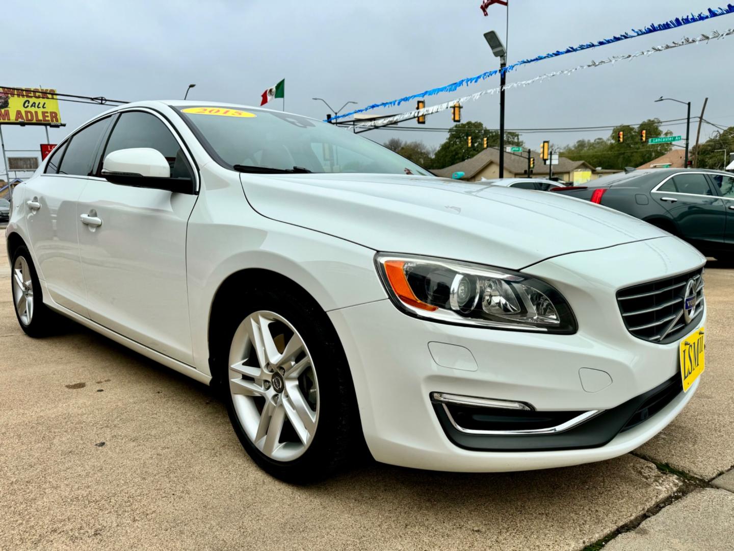 2015 WHITE VOLVO S60 PREMIER PLUS (YV140MFC3F1) , located at 5900 E. Lancaster Ave., Fort Worth, TX, 76112, (817) 457-5456, 0.000000, 0.000000 - This is a 2015 VOLVO S60 PREMIER PLUS 4 DOOR SEDAN that is in excellent condition. There are no dents or scratches. The interior is clean with no rips or tears or stains. All power windows, door locks and seats. Ice cold AC for those hot Texas summer days. It is equipped with a CD player, AM/FM radi - Photo#8